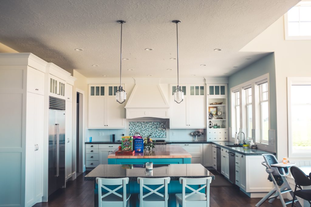 view of a kitchen with an island